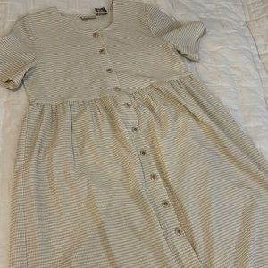 Tan and white gingham vintage button up dress